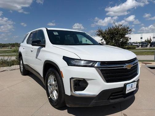 Summit White 2023 Chevrolet Traverse LS