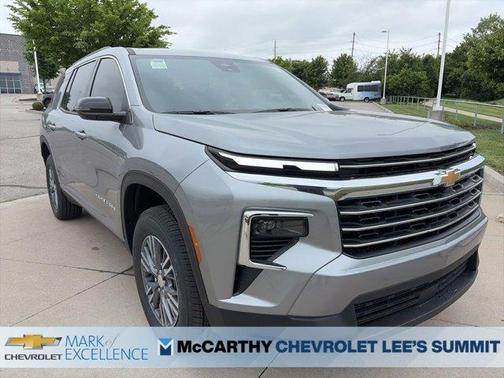 Sterling Gray Metallic 2026 Chevrolet Traverse LT