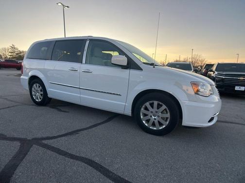 2015 Chrysler Town & Country Touring
