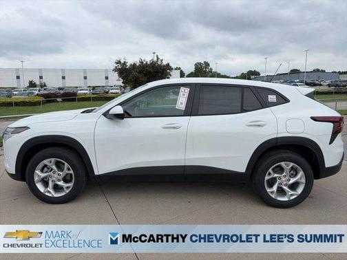 Summit White 2026 Chevrolet Trax LS