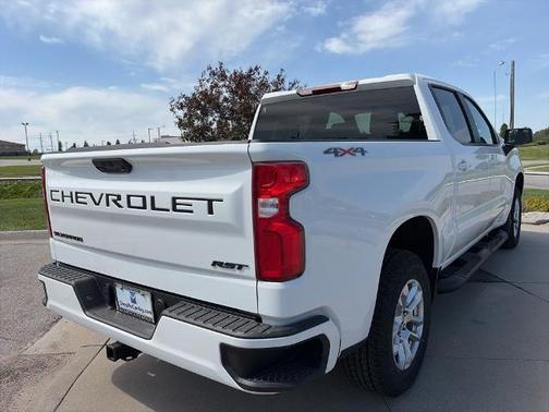Summit White 2026 Chevrolet Silverado 1500 RST