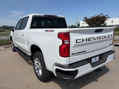 Summit White 2026 Chevrolet Silverado 1500 RST