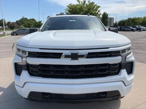 Summit White 2026 Chevrolet Silverado 1500 RST