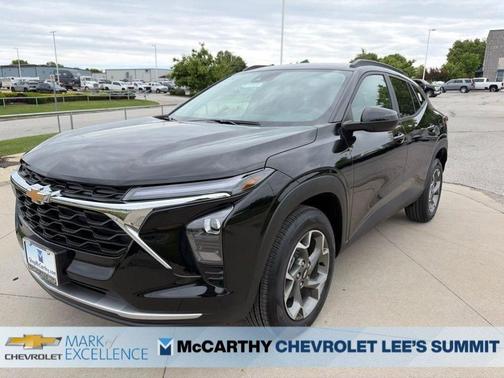 Mosaic Black Metallic 2026 Chevrolet Trax LT