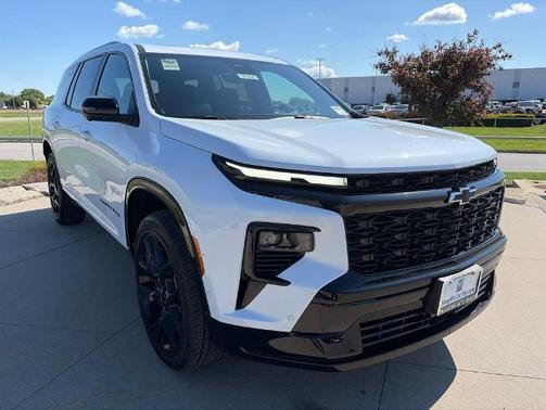 Polar White 2026 Chevrolet Traverse RS