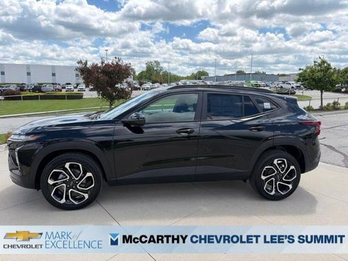 Mosaic Black Metallic 2026 Chevrolet Trax 2RS