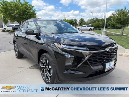 Mosaic Black Metallic 2026 Chevrolet Trax 2RS