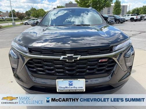Mosaic Black Metallic 2026 Chevrolet Trax 2RS