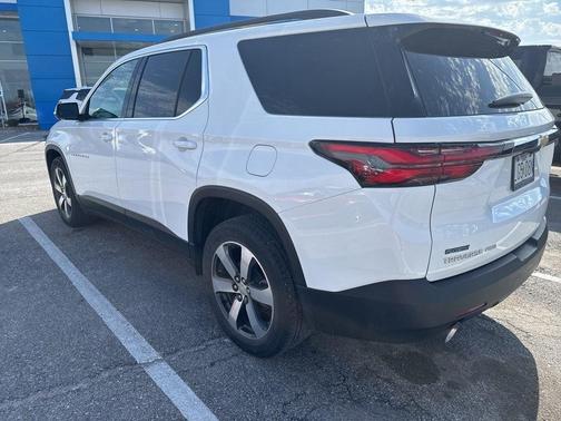 Summit White 2022 Chevrolet Traverse LT Leather
