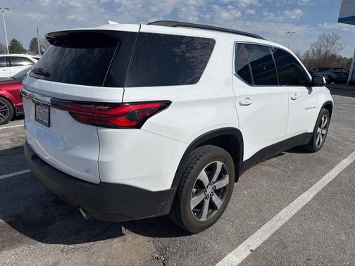 Summit White 2022 Chevrolet Traverse LT Leather