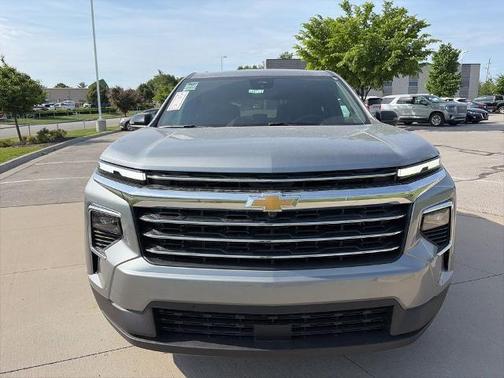 Sterling Gray Metallic 2026 Chevrolet Traverse LT