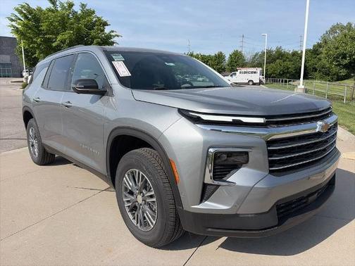 Sterling Gray Metallic 2026 Chevrolet Traverse LT