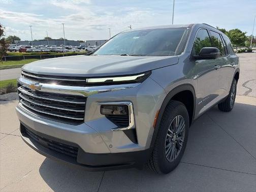 Sterling Gray Metallic 2026 Chevrolet Traverse LT