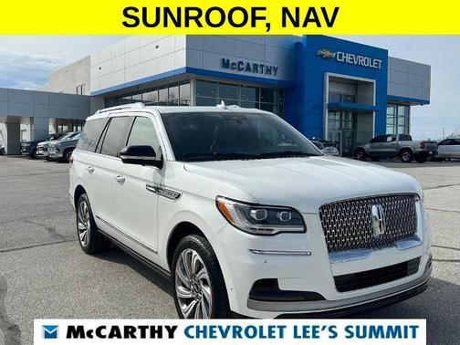 White Metallic 2023 Lincoln Navigator Reserve