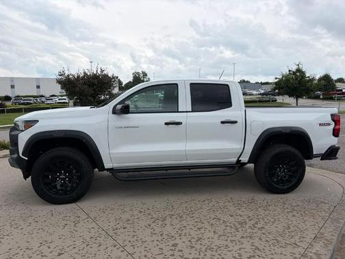 Summit White 2026 Chevrolet Colorado Trail Boss