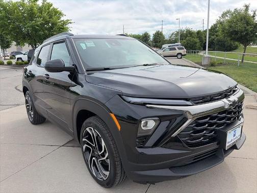 Mosaic Black Metallic 2026 Chevrolet Trailblazer RS