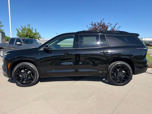 Mosaic Black Metallic 2026 Chevrolet Traverse RS