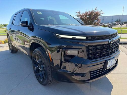 Mosaic Black Metallic 2026 Chevrolet Traverse RS