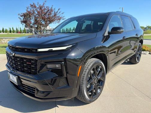 Mosaic Black Metallic 2026 Chevrolet Traverse RS