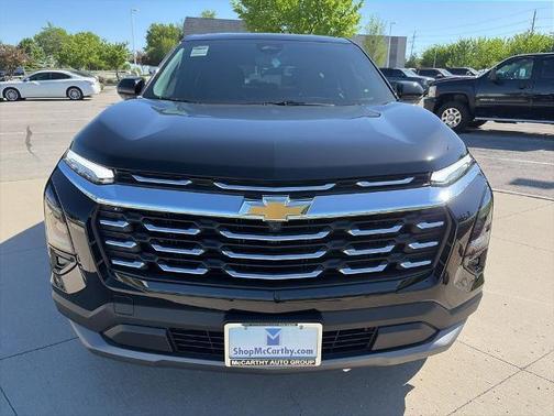 Mosaic Black Metallic 2026 Chevrolet Equinox LT