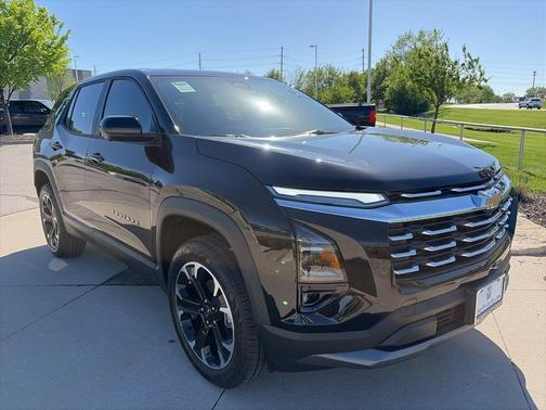 Mosaic Black Metallic 2026 Chevrolet Equinox LT