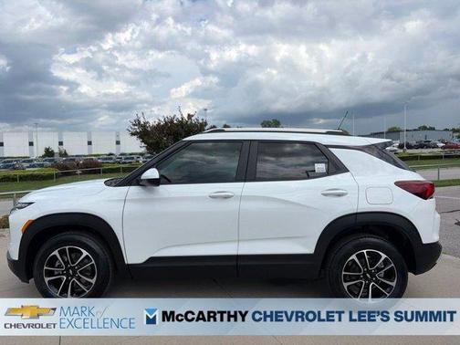 Summit White 2026 Chevrolet Trailblazer LT