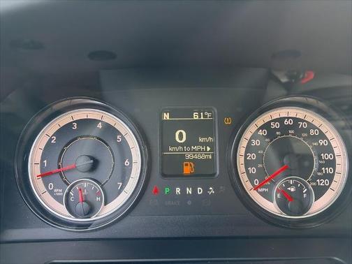 Bright White Clearcoat 2018 RAM 1500 SLT