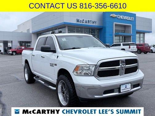 Bright White Clearcoat 2018 RAM 1500 SLT
