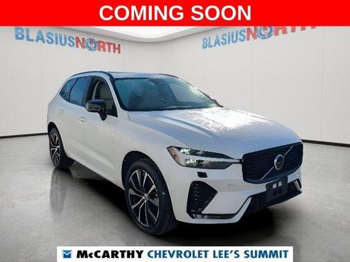 Crystal White Metallic 2024 Volvo XC60 B5 Plus Dark Theme