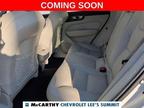 Crystal White Metallic 2024 Volvo XC60 B5 Plus Dark Theme