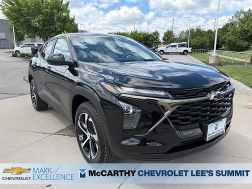 Mosaic Black Metallic 2026 Chevrolet Trax 1RS