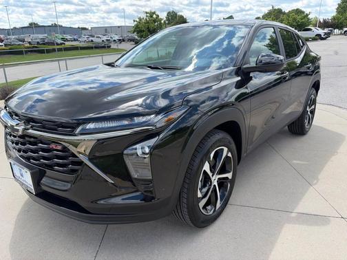 Mosaic Black Metallic 2026 Chevrolet Trax 1RS