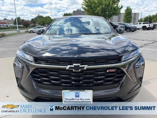 Mosaic Black Metallic 2026 Chevrolet Trax 1RS