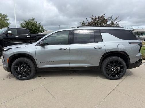 Sterling Gray Metallic 2026 Chevrolet Traverse RS