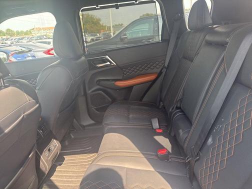 2024 Mitsubishi Outlander SEL