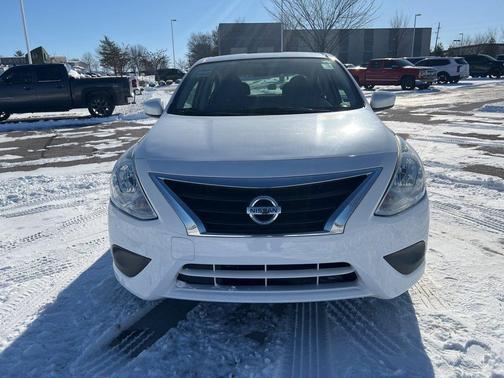 2016 Nissan Versa 1.6 SV
