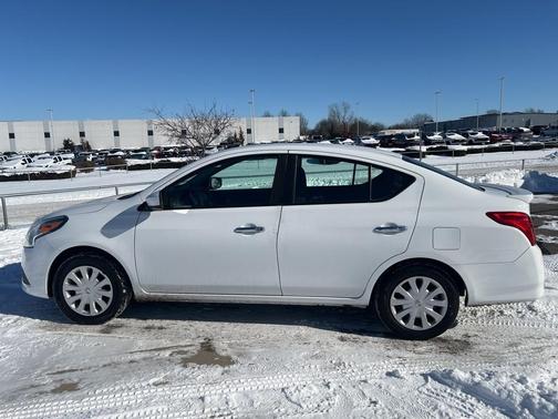 2016 Nissan Versa 1.6 SV