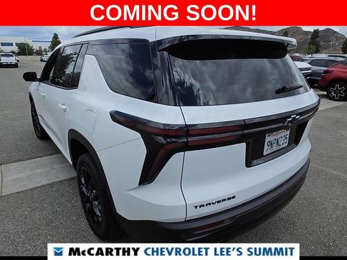 Summit White 2024 Chevrolet Traverse LT
