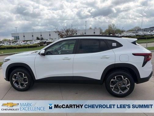 Summit White 2026 Chevrolet Trax LT