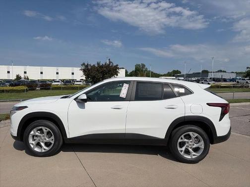 Summit White 2026 Chevrolet Trax LS