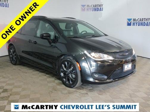 2018 Chrysler Pacifica Touring-L
