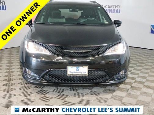 2018 Chrysler Pacifica Touring-L