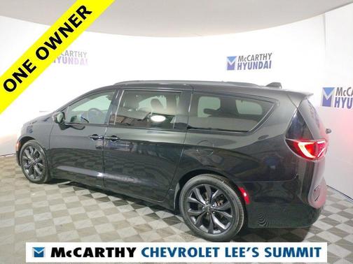 2018 Chrysler Pacifica Touring-L