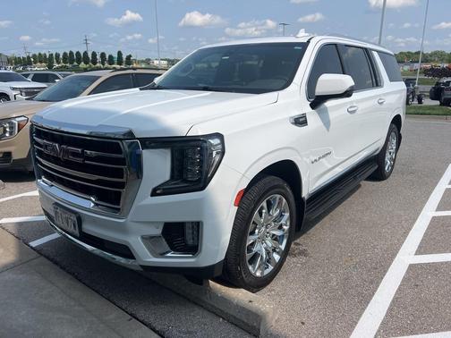 2022 GMC Yukon XL SLT