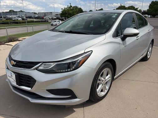 Silver Ice Metallic 2017 Chevrolet Cruze LT