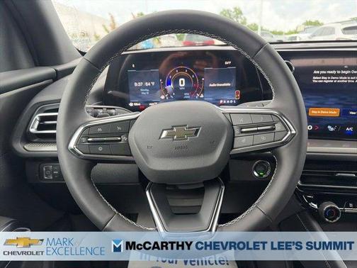 Mosaic Black Metallic 2026 Chevrolet Traverse LT