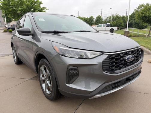 Gray Metallic 2025 Ford Escape ST-Line