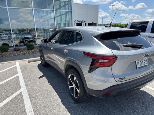 Sterling Gray Metallic 2025 Chevrolet Trax 1RS