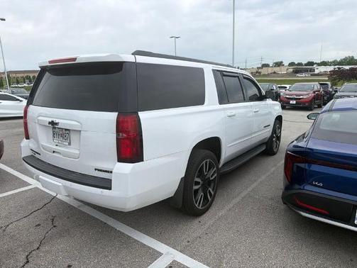 Summit White 2019 Chevrolet Suburban Premier