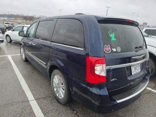 2012 Chrysler Town & Country Limited